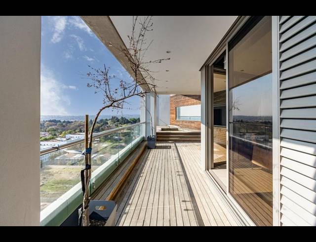 4 BEDROOM APARTMENT FOR SALE IN SANDTON CENTRAL